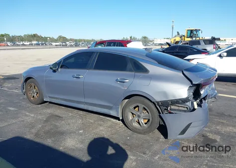 2021 Kia K5 Lxs z USA, uszkodzony, nr VIN 5XXG14J21MG067472